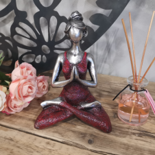 Yoga Figurine Silver and Bordeaux 24cm